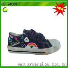 Nettes Design und bequeme Art und Weise scherzt China-Schuh